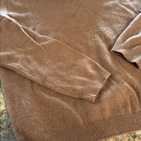 Neimans rust color cashmere sweater - Picture 8 of 8